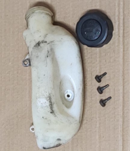 HOMELITE UT09526 310752028 Fuel Tank Assy With Cap